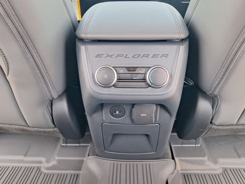 New 2025 Ford Explorer Active w/ Active Comfort Package image 20