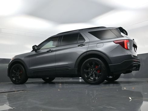 Used 2022 Ford Explorer ST w/ Equipment Group 401A image 17