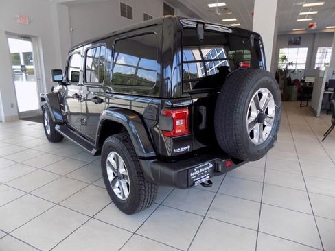 Certified 2022 Jeep Wrangler Unlimited Sahara w/ LED Lighting Group AWD/4WD image 5