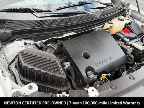 Used 2023 Chevrolet Traverse LT FWD image 41