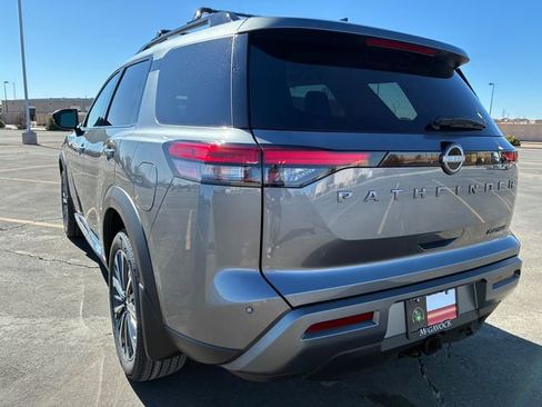 New 2026 Nissan Pathfinder Platinum image 4