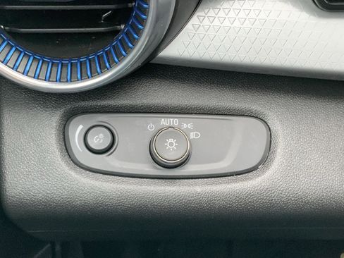 Used 2024 Chevrolet Trax LT w/ Driver Confidence Package image 30