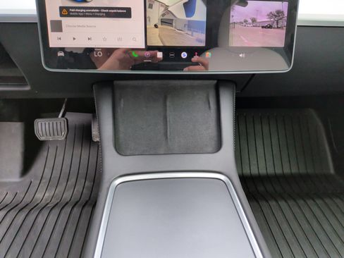 Used 2023 Tesla Model 3 Standard Range image 28