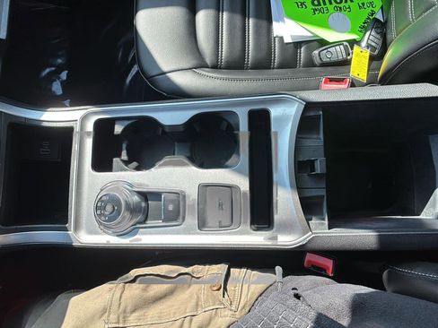 Used 2024 Ford Edge SEL w/ Convenience Package image 35