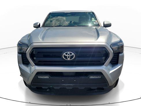 Used 2024 Toyota Tacoma SR5 AWD/4WD image 2