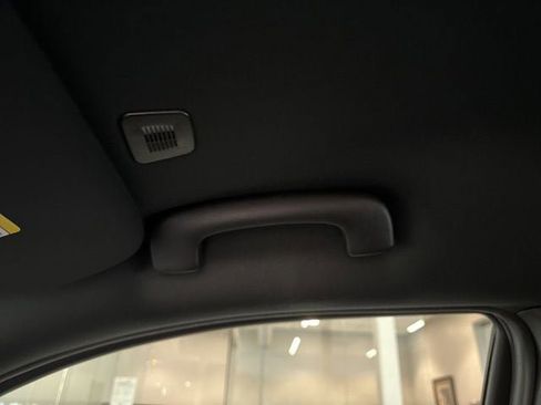 Used 2019 Jeep Grand Cherokee Altitude image 31