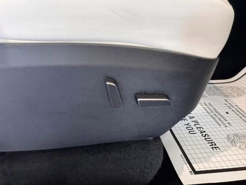 Used 2023 Tesla Model Y Long Range image 14