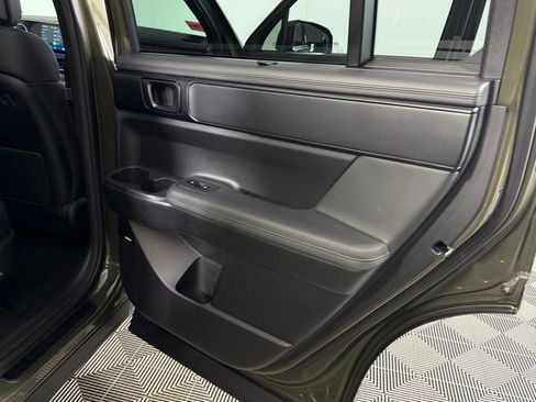 Used 2025 Hyundai Santa Fe Calligraphy AWD/4WD image 32