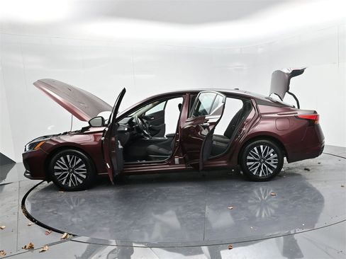 Used 2024 Nissan Altima 2.5 SV image 46