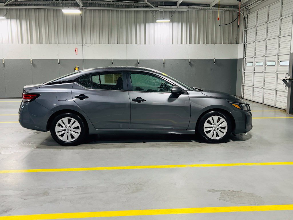 Used 2025 Nissan Sentra S FWD image 17