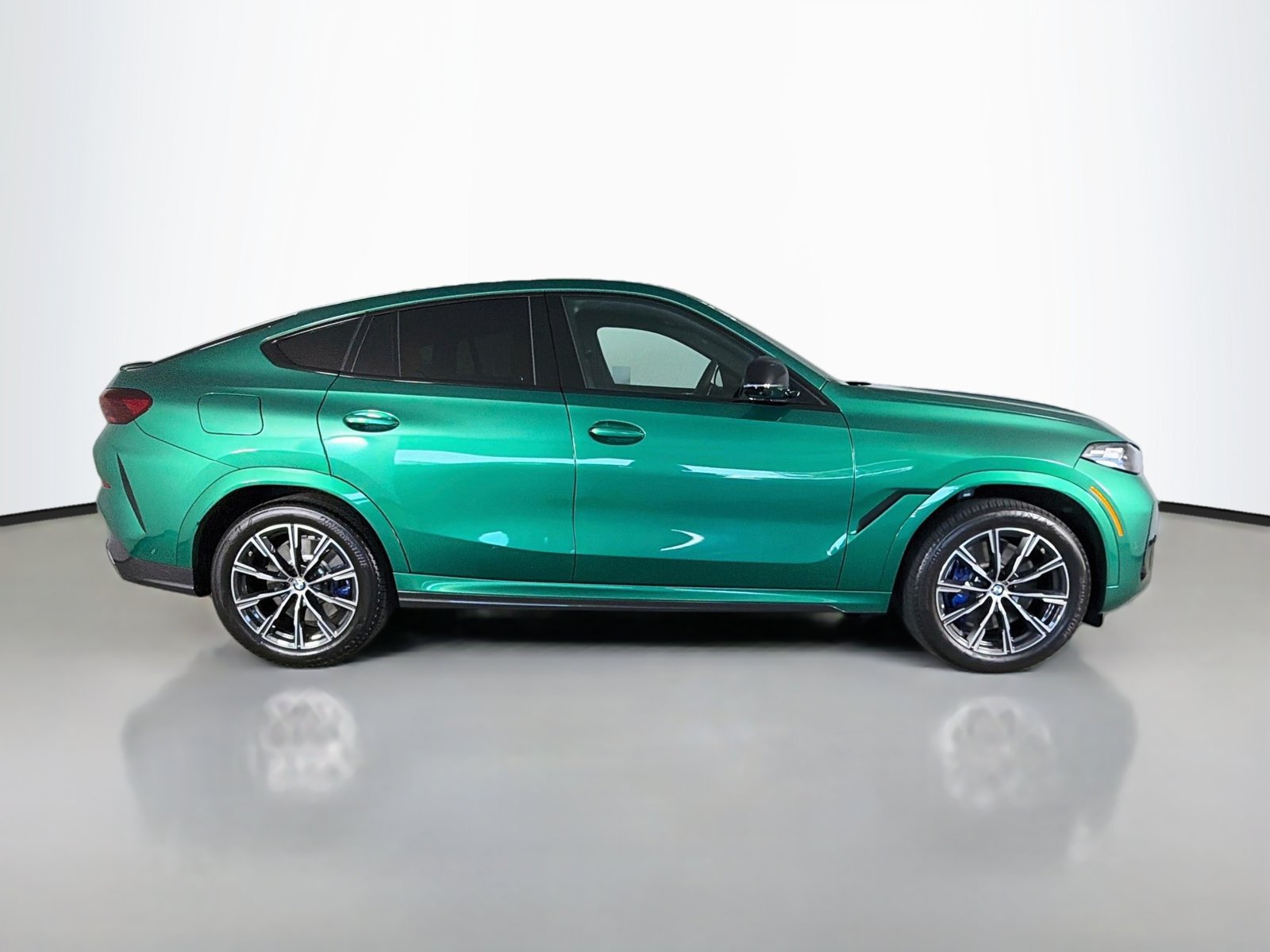 Used 2027 BMW X6 M60i AWD/4WD image 8