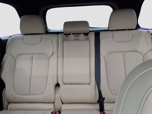 Used 2025 Jeep Grand Cherokee Limited w/ Luxury Tech Group II AWD/4WD image 16
