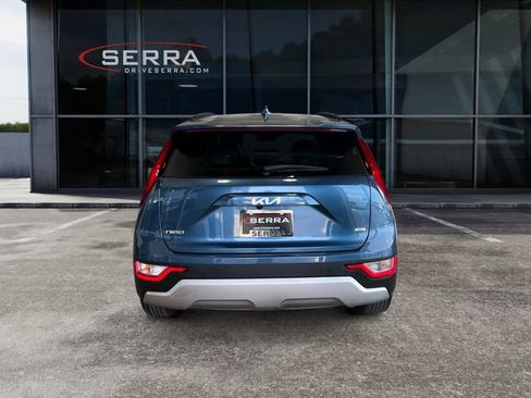 Used 2023 Kia Niro EX FWD image 3