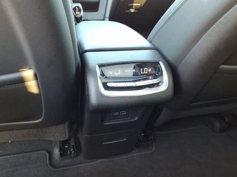 Used 2024 Cadillac XT6 Premium Luxury w/ Technology Package AWD/4WD image 16