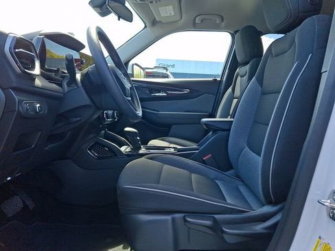 Used 2025 Chevrolet TrailBlazer LT AWD/4WD image 14