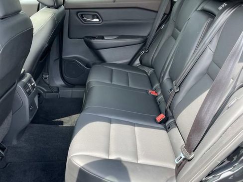 Used 2022 Nissan Rogue SV w/ SV Premium Package FWD image 15