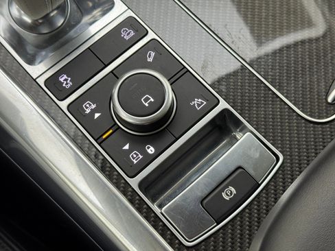 Used 2022 Land Rover Range Rover Sport SVR Carbon Edition image 31
