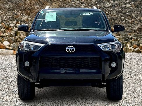 Used 2016 Toyota 4Runner SR5 image 3