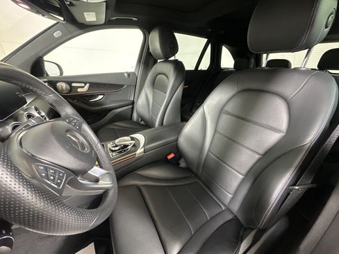 Used 2017 Mercedes-Benz GLC 300 4MATIC image 9