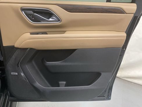 Used 2024 Chevrolet Suburban Premier image 13