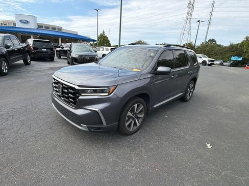 Used 2025 Honda Pilot Touring image 15