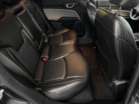 Used 2022 Jeep Compass Latitude w/ Sun and Sound Group image 16