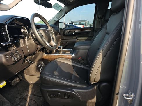 Used 2024 Chevrolet Silverado 1500 RST w/ Convenience Package II AWD/4WD image 7