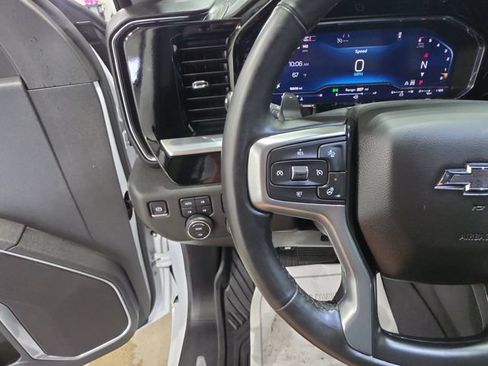Used 2025 Chevrolet Silverado 1500 RST AWD/4WD image 16