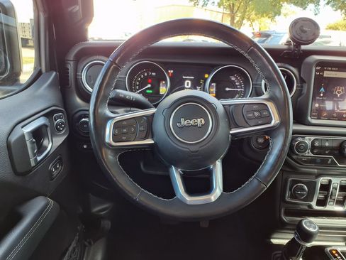 Used 2022 Jeep Wrangler Unlimited Sahara w/ Cold Weather Group AWD/4WD image 19