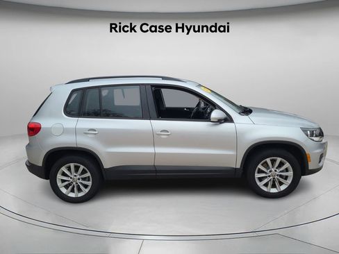 Used 2017 Volkswagen Tiguan Limited w/ Premium Package image 4