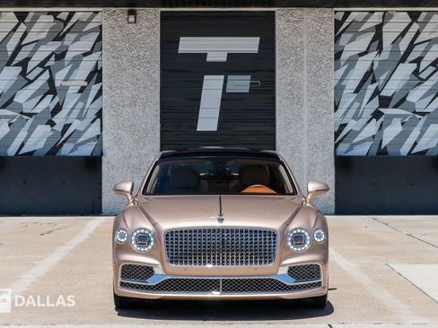 Used 2022 Bentley Flying Spur W12 image 4