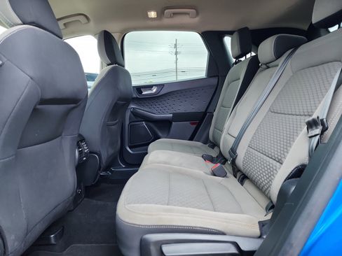 Used 2020 Ford Escape SE image 11