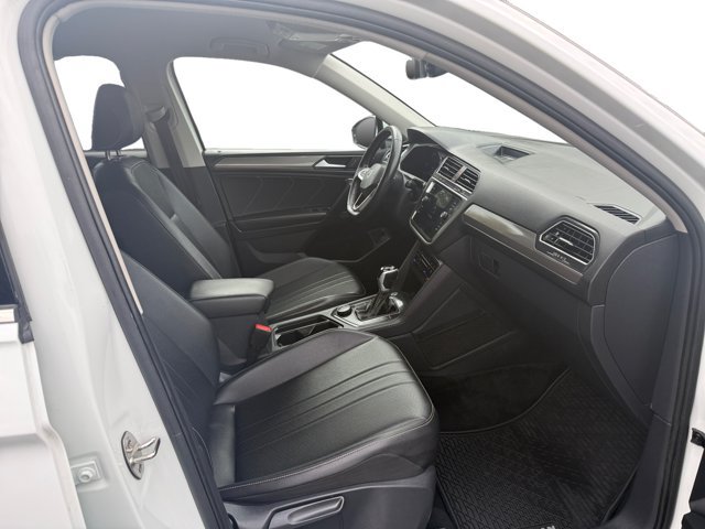 Used 2024 Volkswagen Tiguan SE AWD/4WD image 12