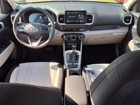 New 2025 Hyundai Venue SEL image 7