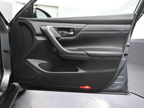 Used 2016 Nissan Altima 2.5 SL w/ Moonroof Package image 45