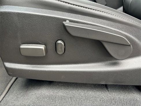 Used 2021 Chevrolet Colorado ZR2 image 16