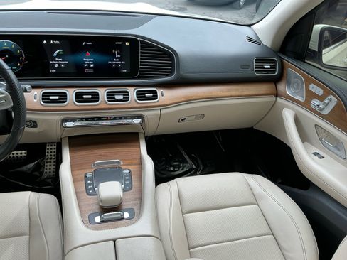 Used 2022 Mercedes-Benz GLS 450 4MATIC w/ AMG Line Exterior image 16