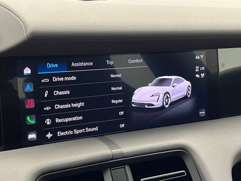 Used 2022 Porsche Taycan image 17