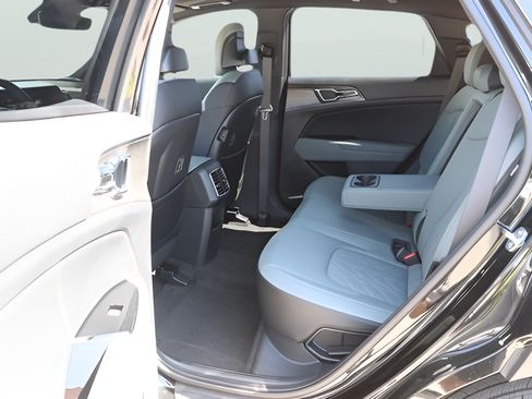 Used 2025 Kia Sportage X-Line AWD/4WD image 14