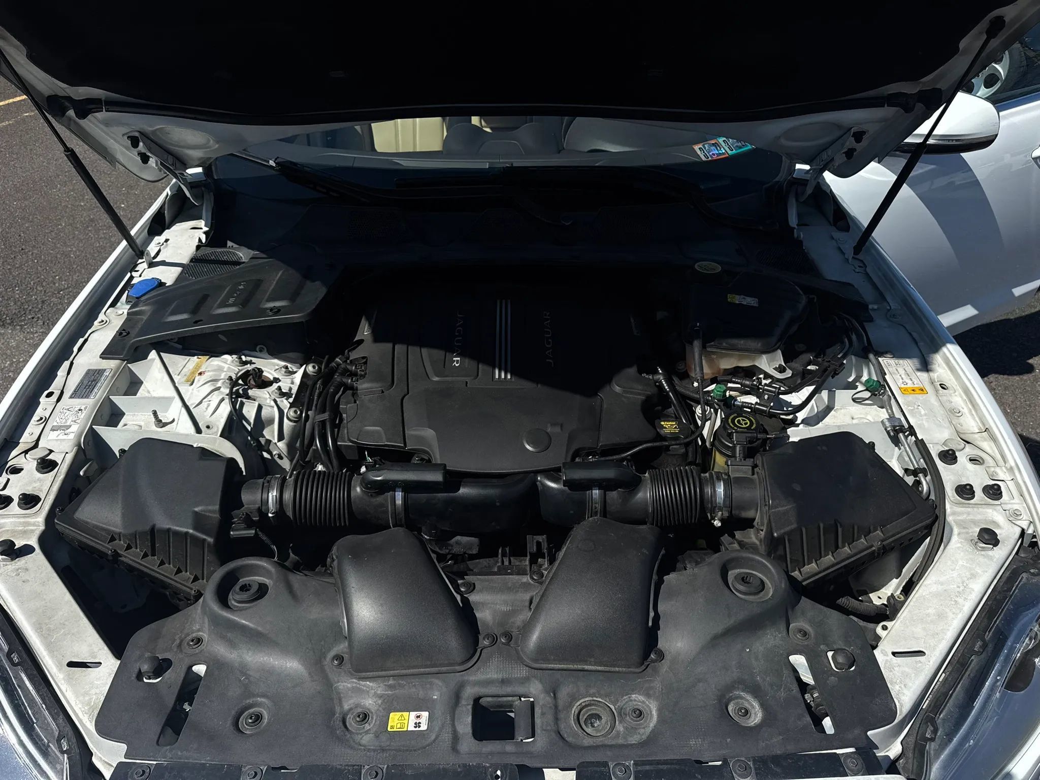 Used 2015 Jaguar XJ RWD image 9