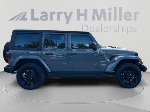 Used 2023 Jeep Wrangler Unlimited Sahara AWD/4WD image 6