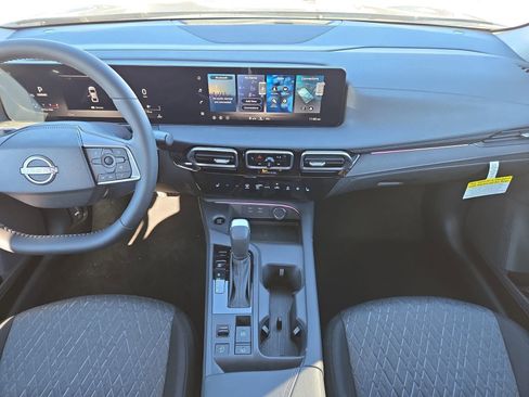 New 2026 Nissan Sentra SV w/ SV Convenience Package FWD image 23