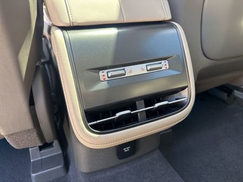 Used 2025 Lincoln Nautilus Reserve w/ Jet Appearance Package AWD/4WD image 13