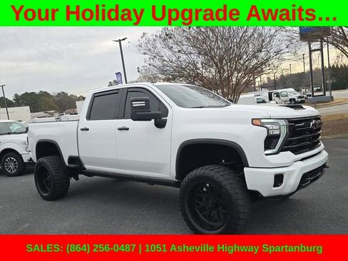 Used 2024 Chevrolet Silverado 2500 LTZ w/ LTZ Plus Package image 2