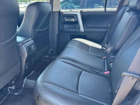 Used 2019 Toyota 4Runner SR5 Premium image 11