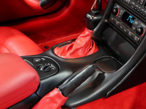 Used 2000 Chevrolet Corvette Convertible w/ Memory Pkg image 25