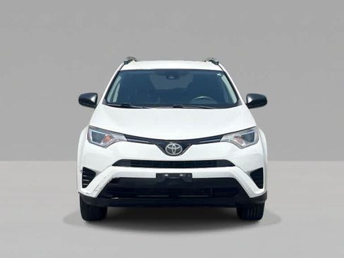 Used 2017 Toyota RAV4 LE AWD/4WD image 3