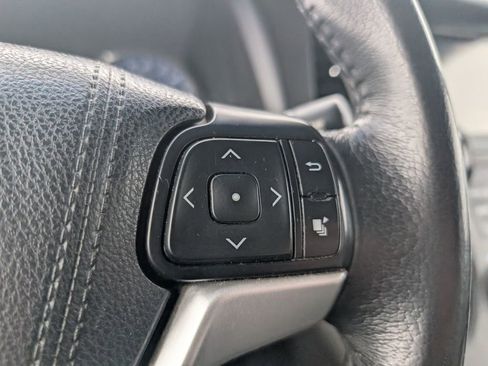 Used 2017 Toyota Sienna L image 18