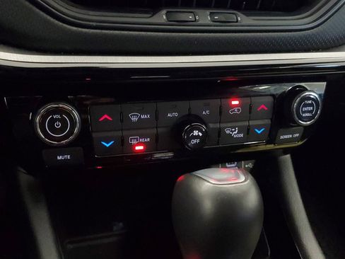 Used 2025 Jeep Compass Trailhawk AWD/4WD image 21