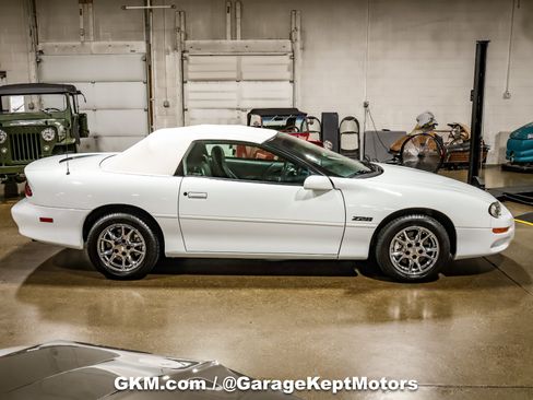 Used 2002 Chevrolet Camaro Z28 RWD image 8